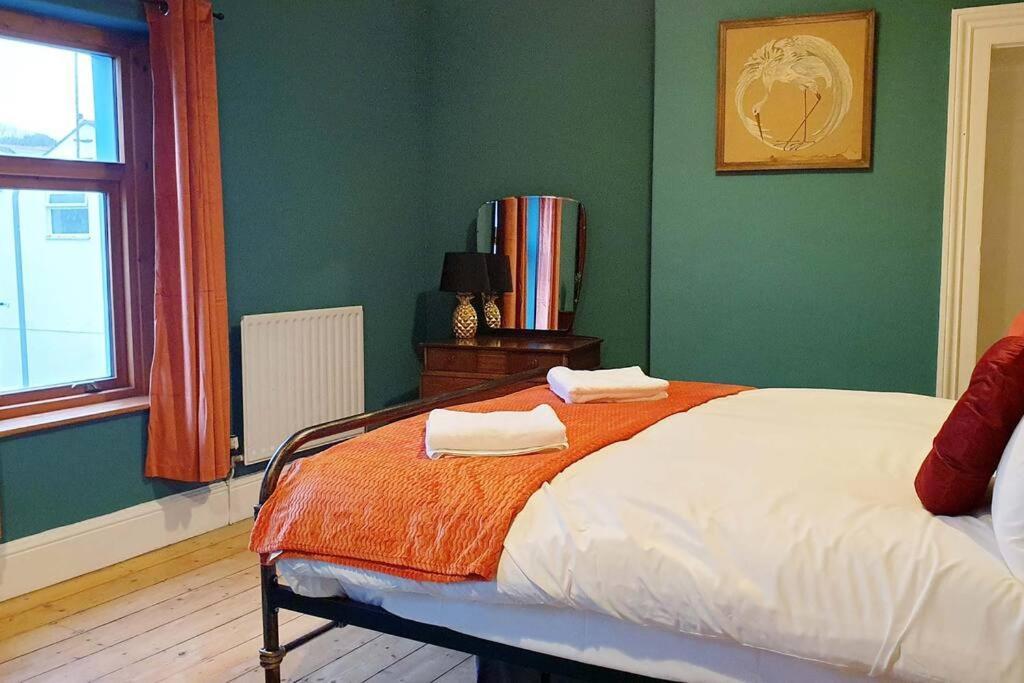Вилла Gorgeous Victorian House Sleeps 6 In Кардифф Экстерьер фото